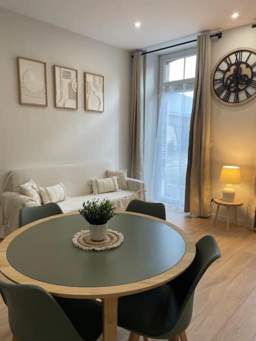 Joli Appartement Avec Parking - Proche Centre Ville 샤르트르 외부 사진