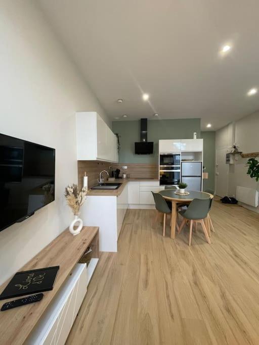 Joli Appartement Avec Parking - Proche Centre Ville 샤르트르 외부 사진