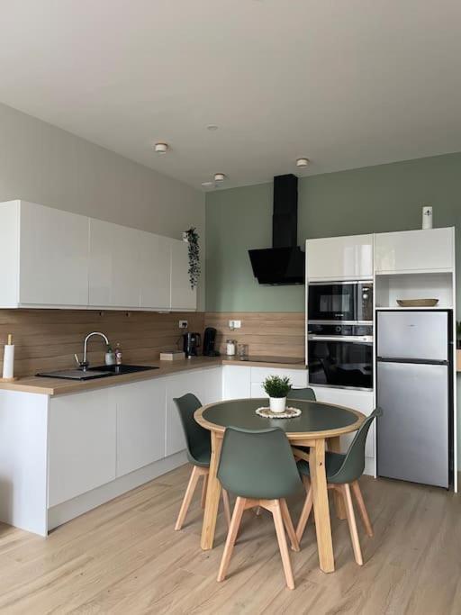 Joli Appartement Avec Parking - Proche Centre Ville 샤르트르 외부 사진