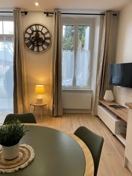 Joli Appartement Avec Parking - Proche Centre Ville 샤르트르 외부 사진